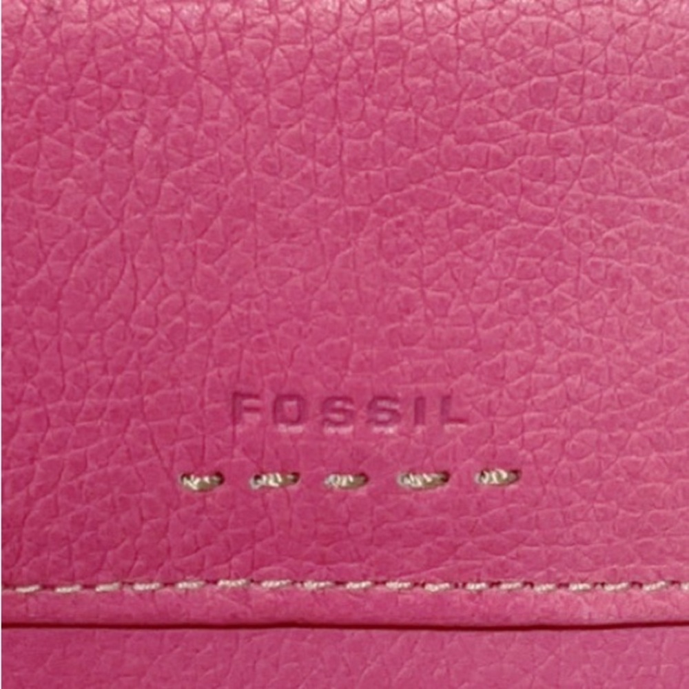 FOSSIL Pebbled Leather Trifold Pink Wallet - Picture 2 of 9